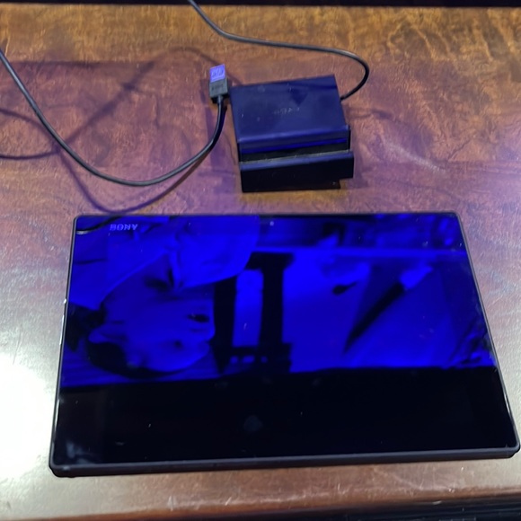 Sony tablet - Picture 1 of 3